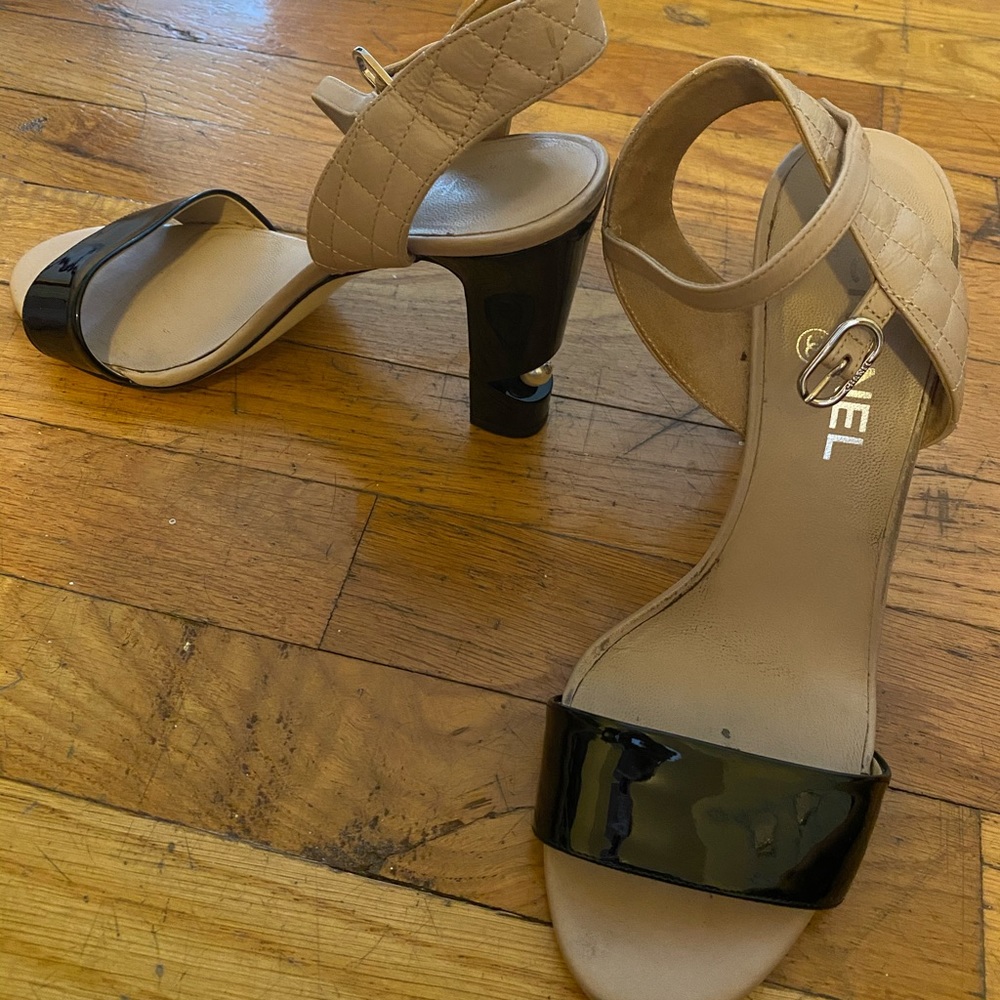 Chanel Two-Tone Beige and Black Block Heel Sandals - Picture 6 of 8